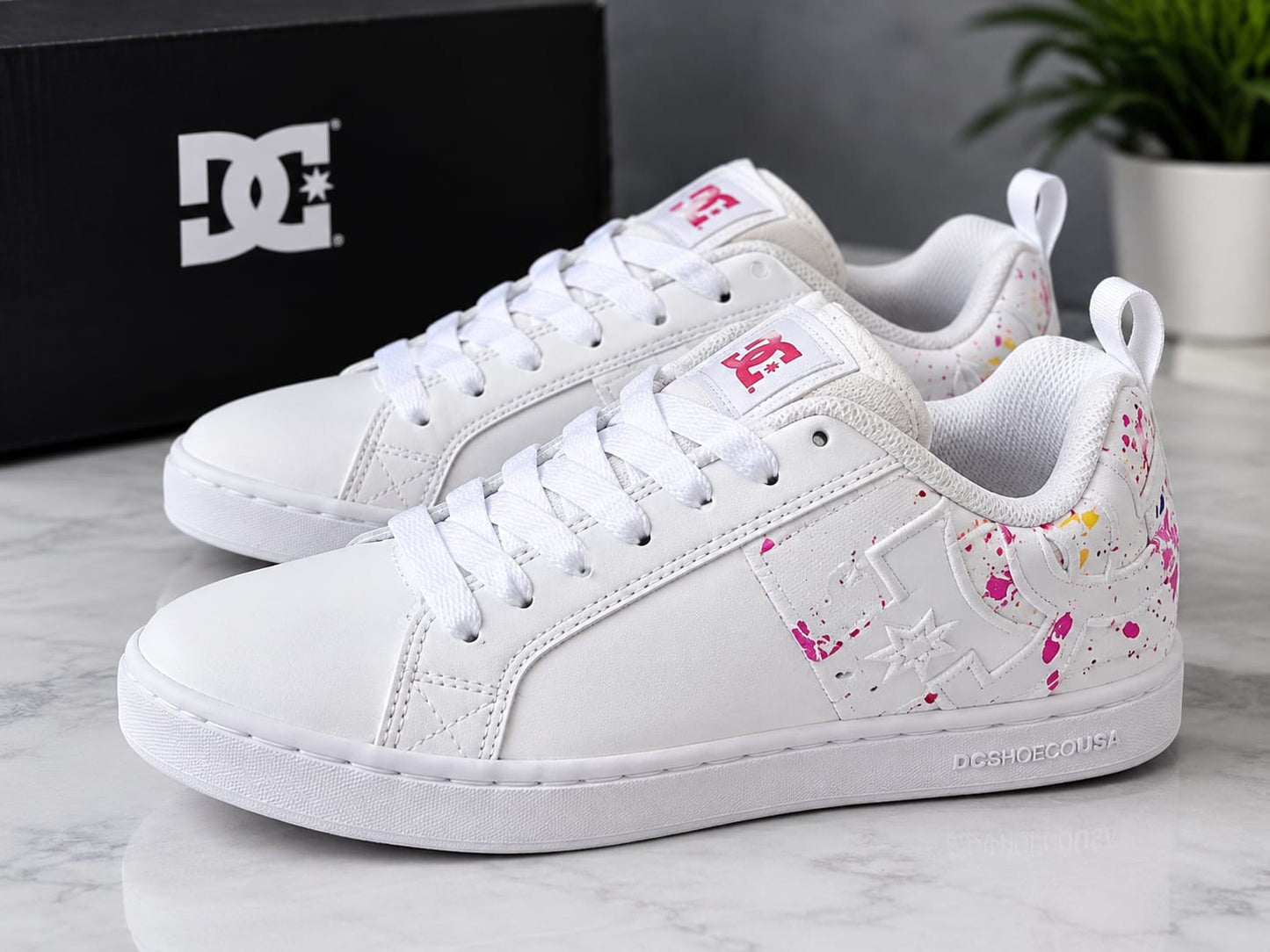 DC SHOES COURT GRAFFIK WHITE MULTI LADIES TRAINERS