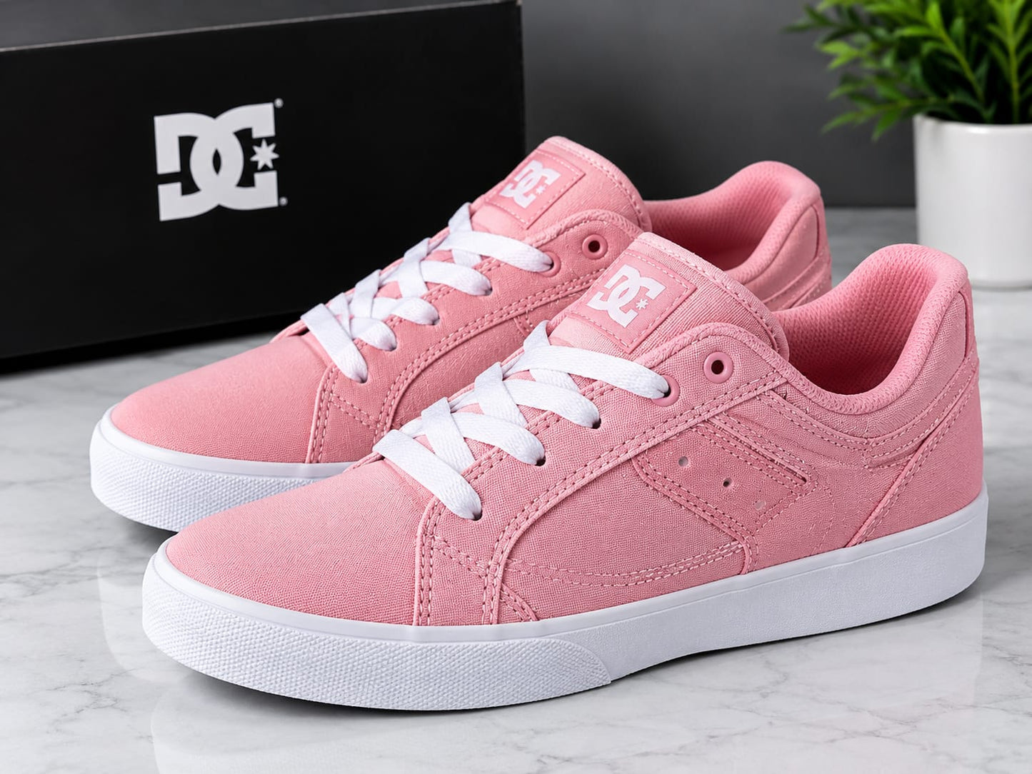 DC Womens Chelsea  Shoe Sneakers